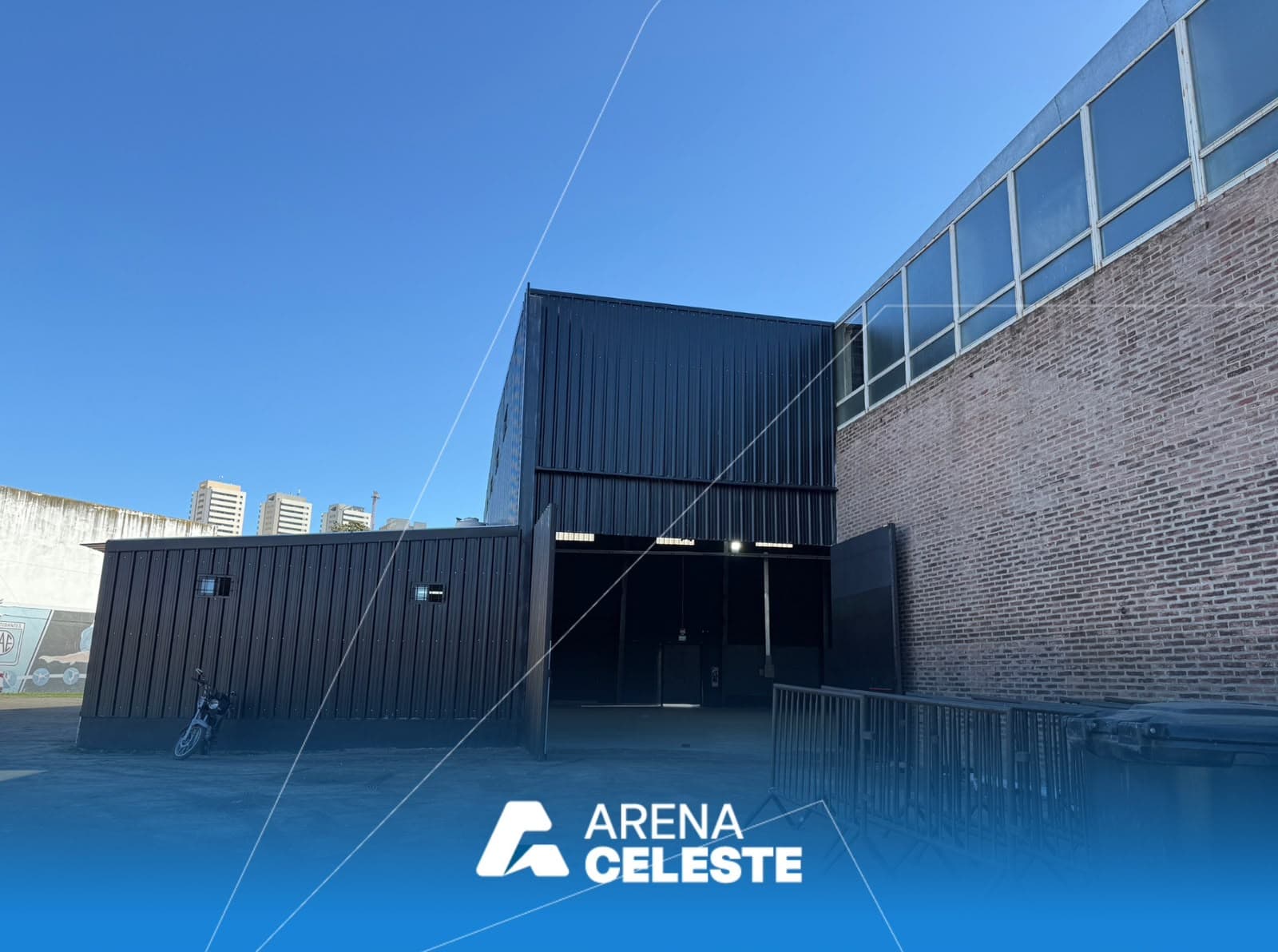 Arena Celeste - Fachada y acceso exterior
